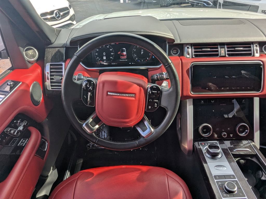 Used 2019 Land Rover Range Rover Autobiography image 3