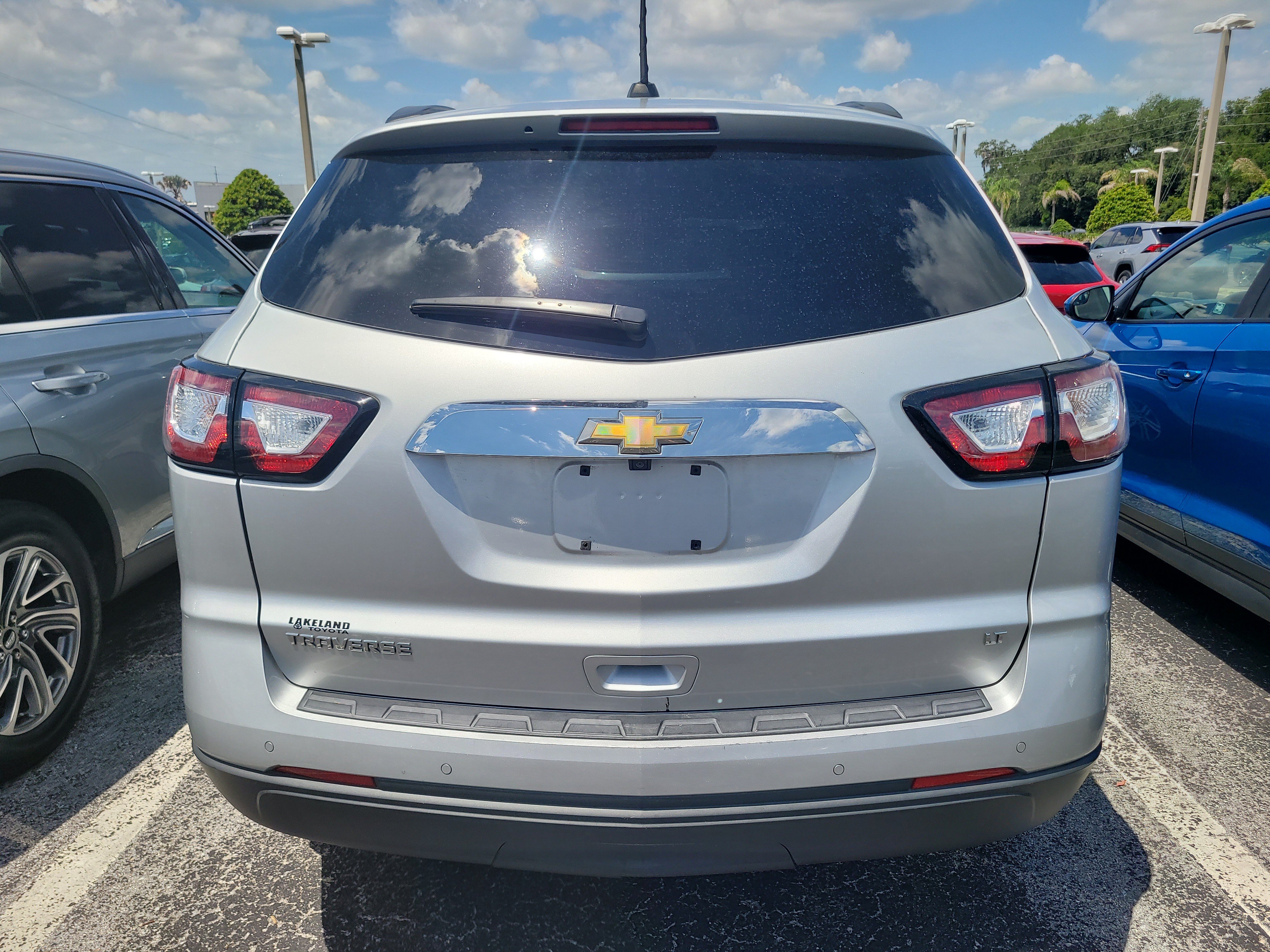 Used 2017 Chevrolet Traverse LT FWD image 6