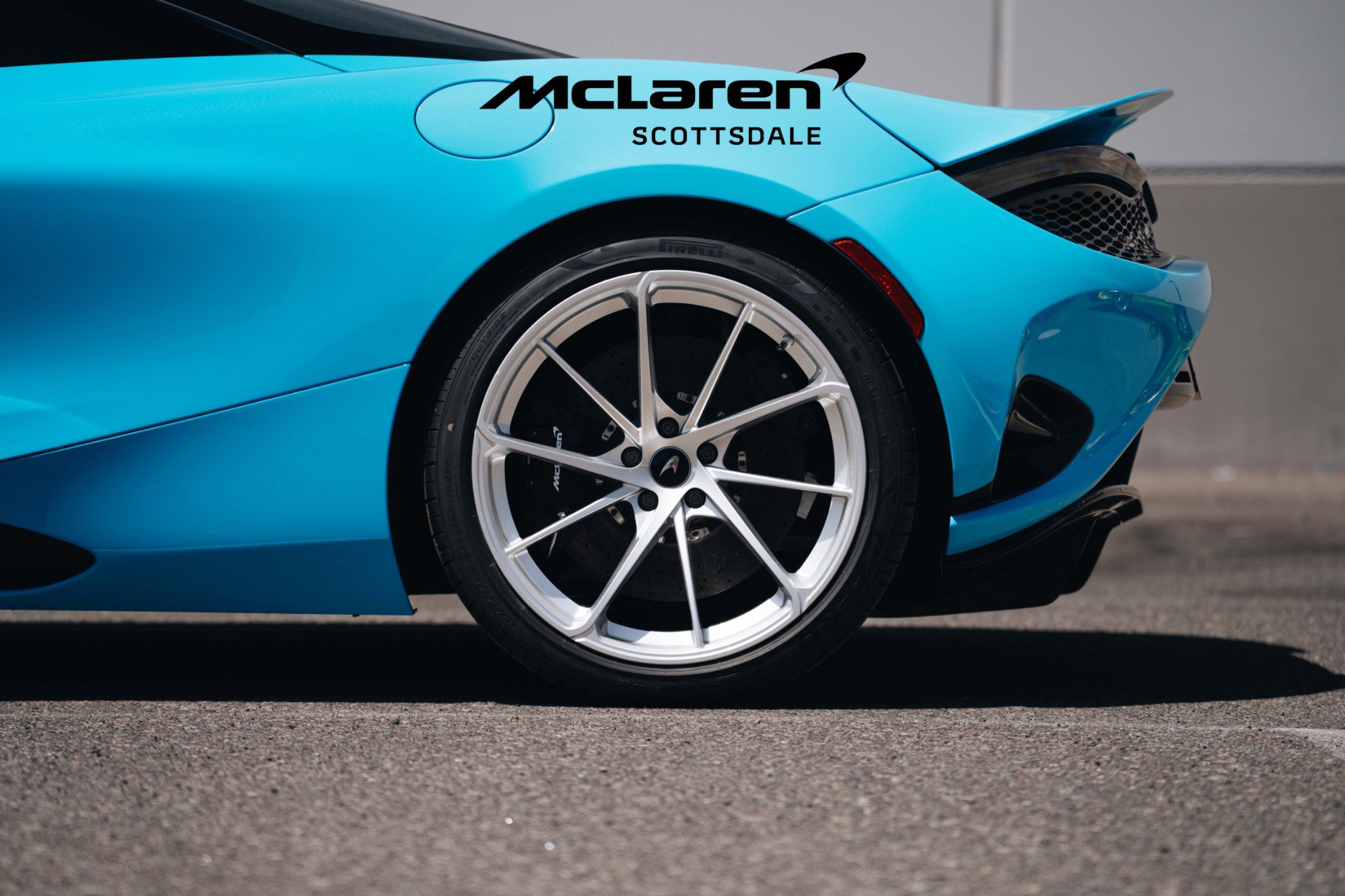 Used 2025 McLaren 750S Spider image 18