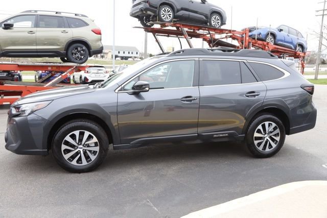 Used 2025 Subaru Outback Premium AWD/4WD image 8