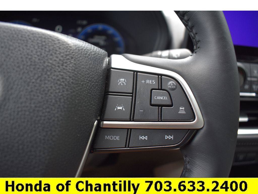 Used 2025 Toyota Grand Highlander AWD image 13