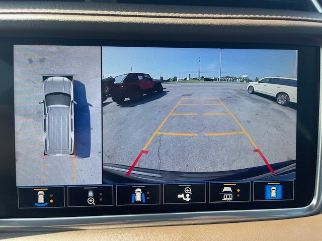 Used 2021 GMC Yukon XL Denali w/ Denali Premium Package image 36