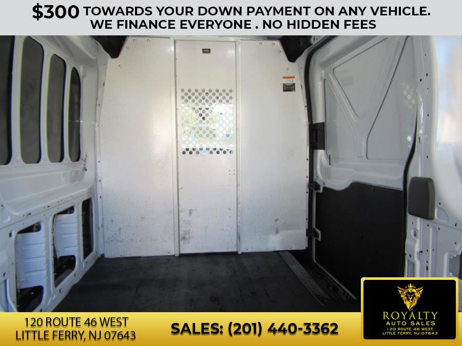 Used 2023 Ford Transit 250 Medium Roof image 28