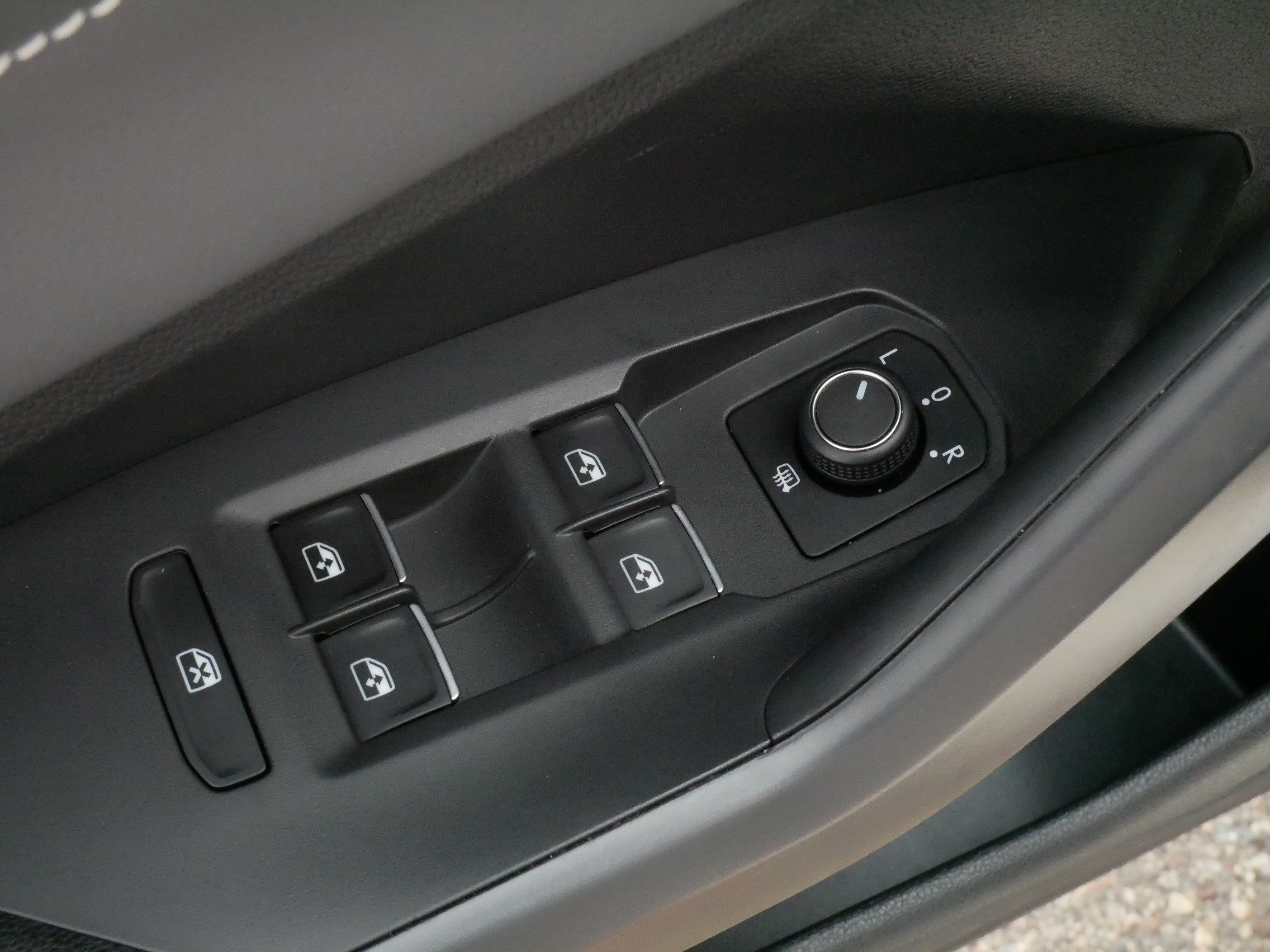Used 2026 Volkswagen Jetta SEL FWD image 19