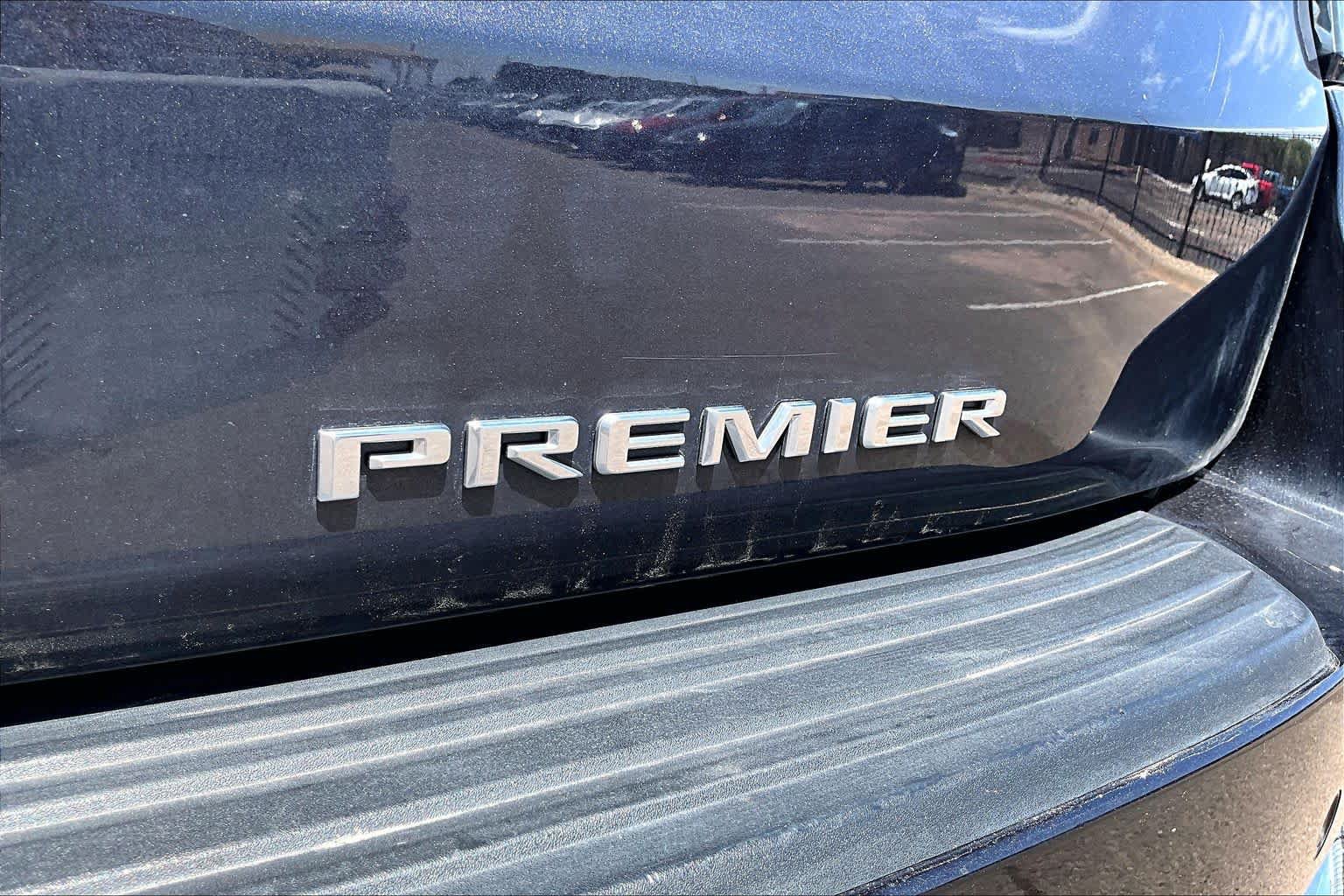 Used 2025 Chevrolet Tahoe Premier AWD/4WD image 9