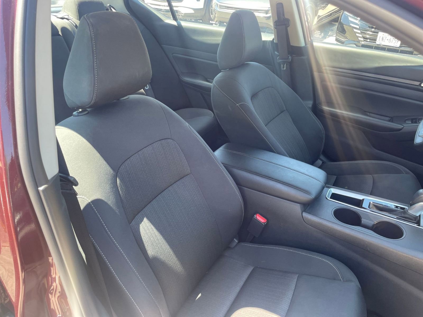 Used 2025 Nissan Altima 2.5 SV FWD image 31