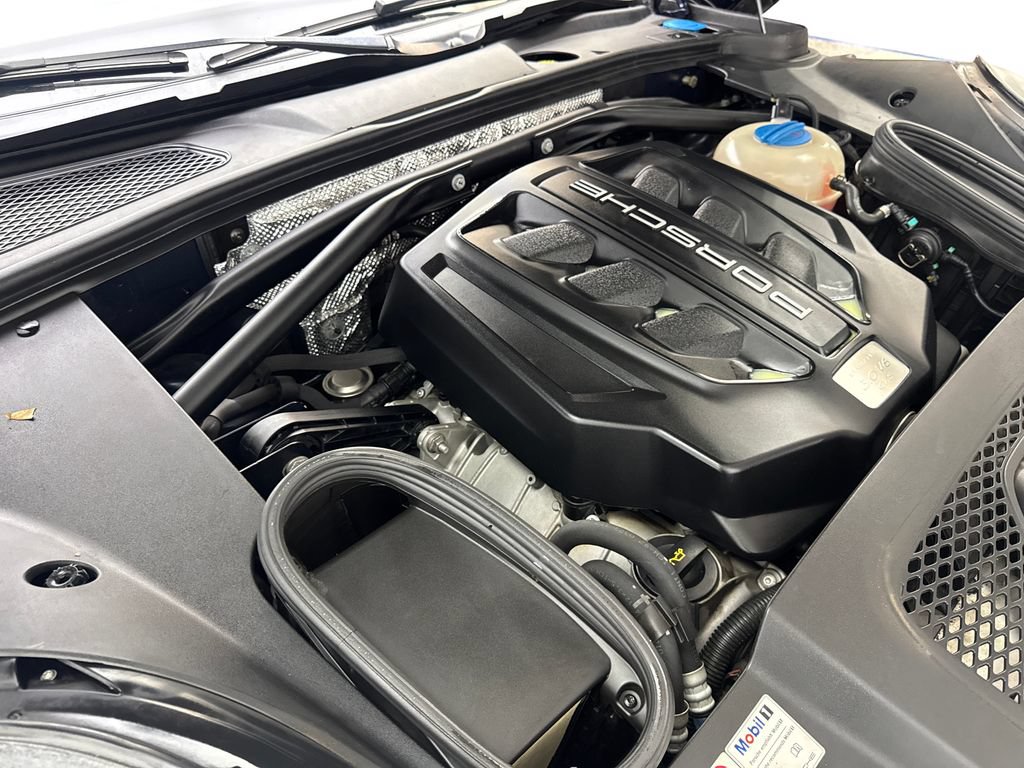 Used 2017 Porsche Macan GTS AWD/4WD image 76