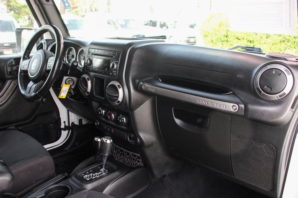 Used 2015 Jeep Wrangler Sport w/ Quick Order Package 24S AWD/4WD image 30