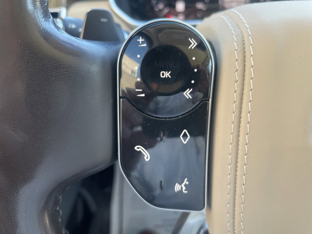 Used 2018 Land Rover Range Rover HSE image 17