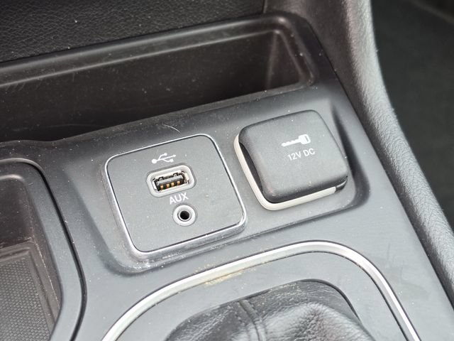 Certified 2019 Jeep Cherokee Latitude w/ Popular Appearance Group FWD image 25