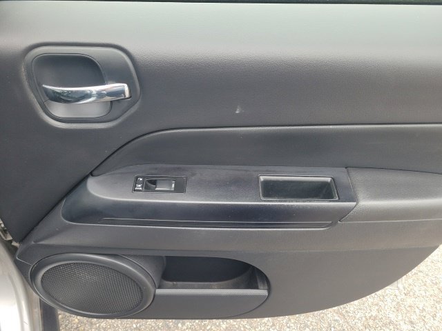 Used 2015 Jeep Patriot High Altitude FWD image 23
