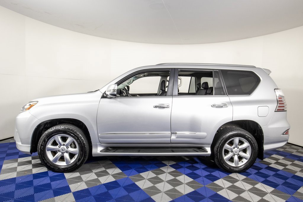 Used 2018 Lexus GX 460 w/ Navigation Package image 7