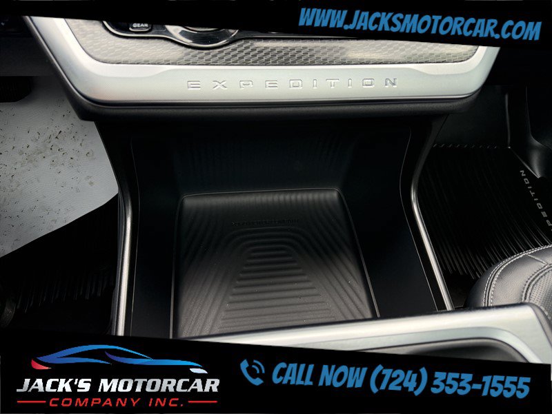 Used 2025 Ford Expedition Platinum w/ Stealth Appearance Package AWD/4WD image 34