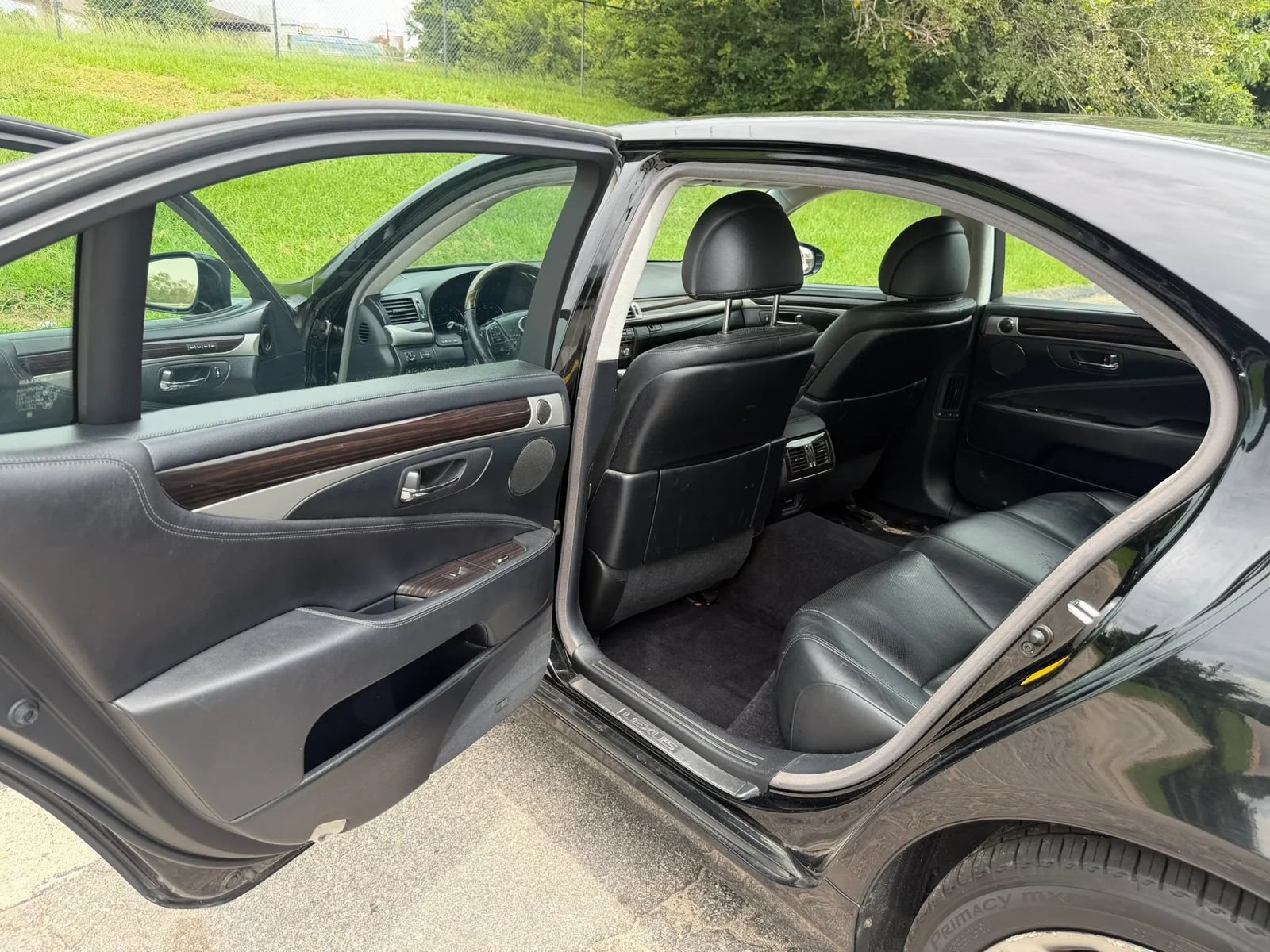 Used 2013 Lexus LS 460 L w/ Preferred Accessory Package RWD image 11