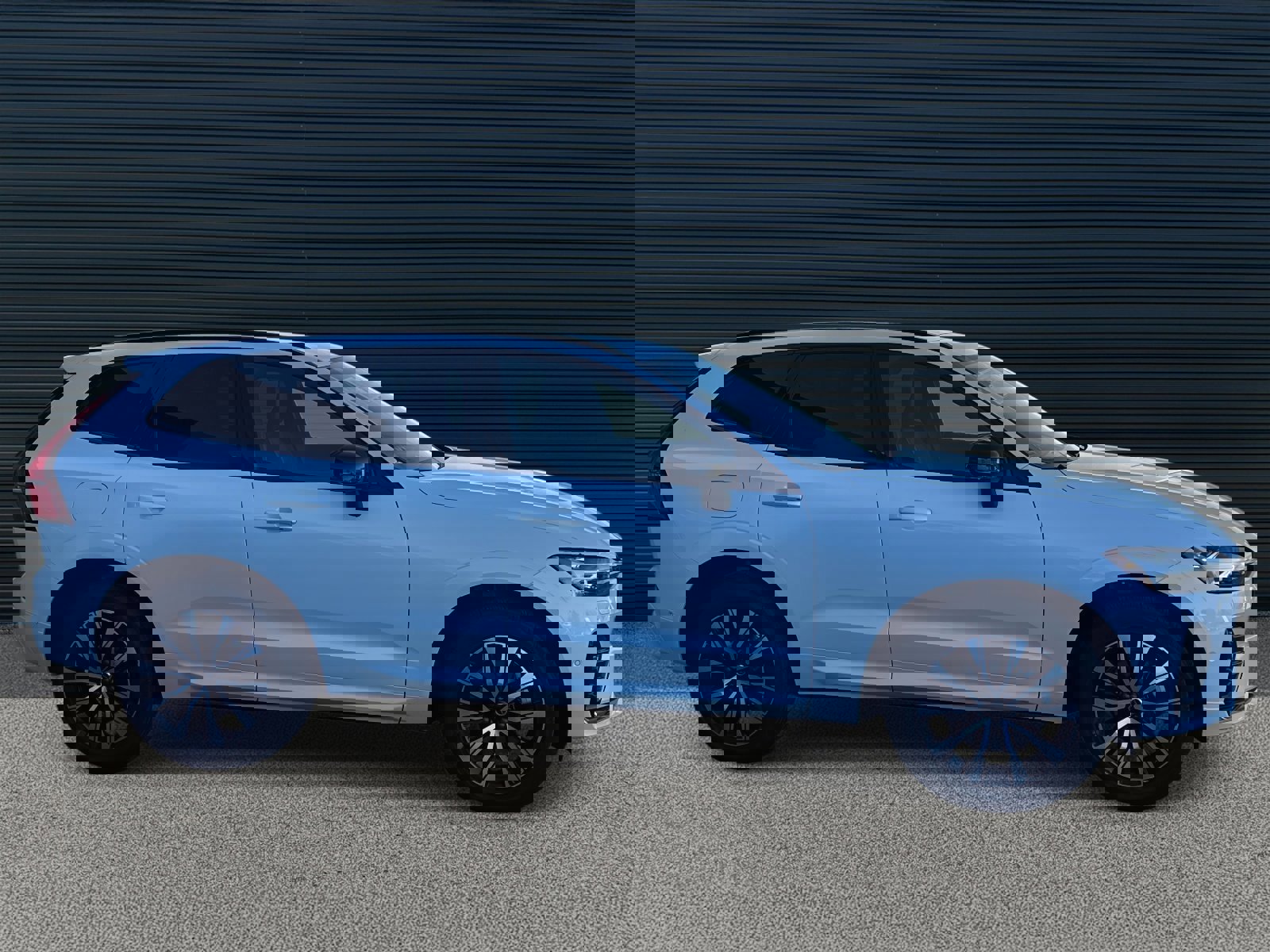 Used 2025 Volvo XC60 B5 Plus image 4