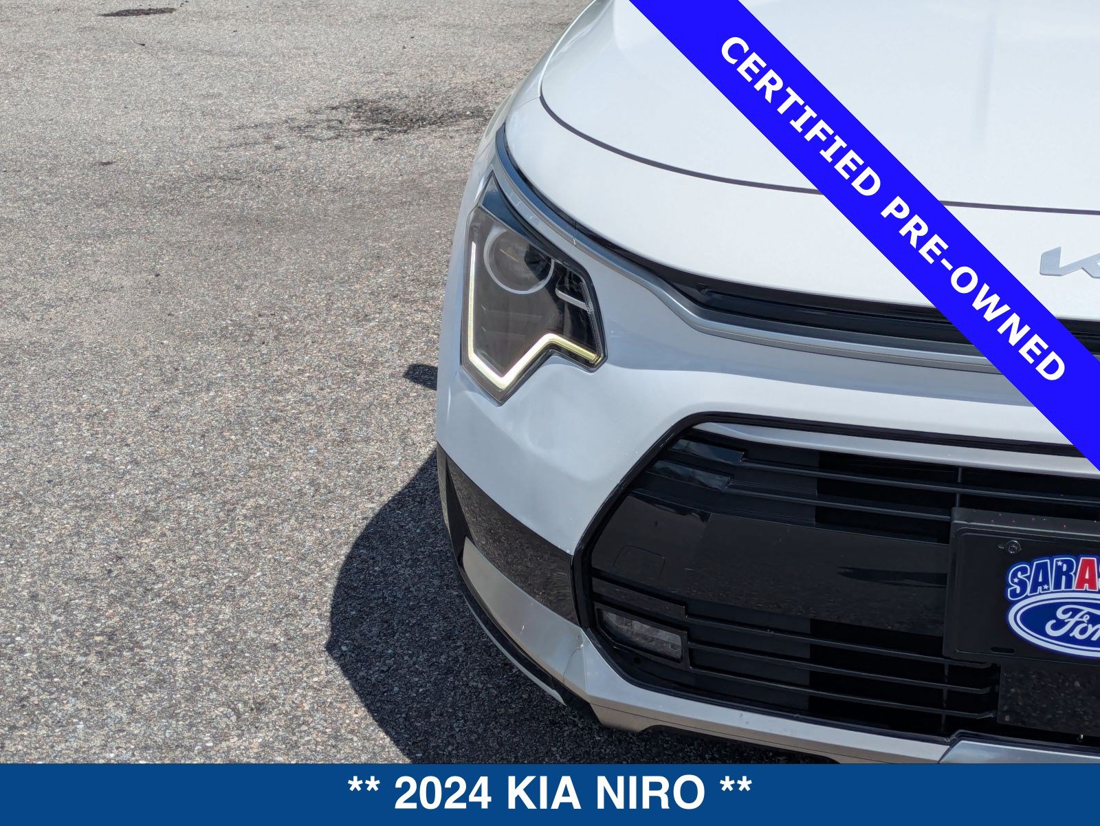 Used 2024 Kia Niro EX Touring FWD image 10