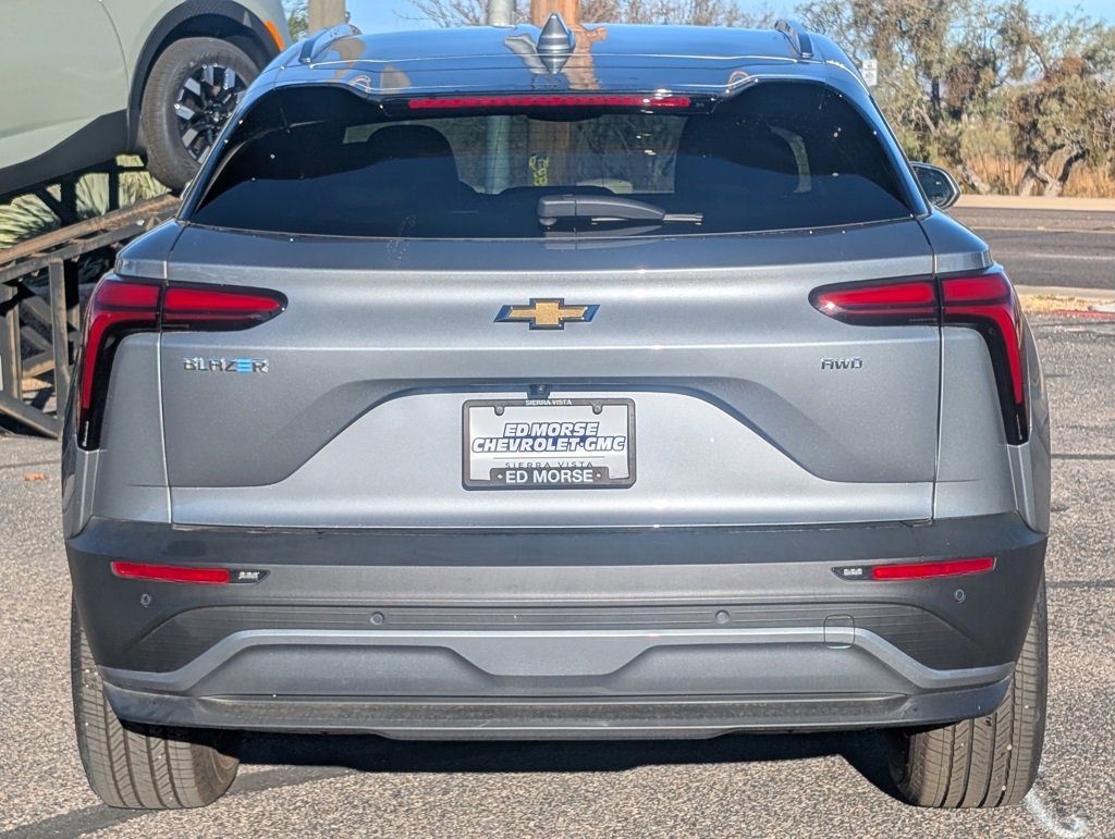 Used 2025 Chevrolet Blazer EV LT image 4