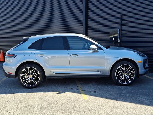Certified 2026 Porsche Macan AWD/4WD image 8