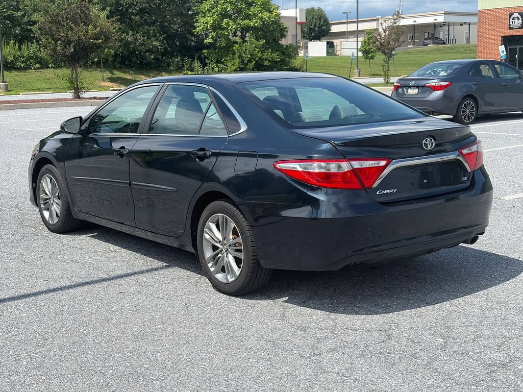 Used 2017 Toyota Camry SE FWD image 6