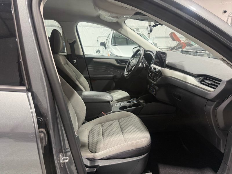 Used 2022 Ford Escape SE FWD image 11