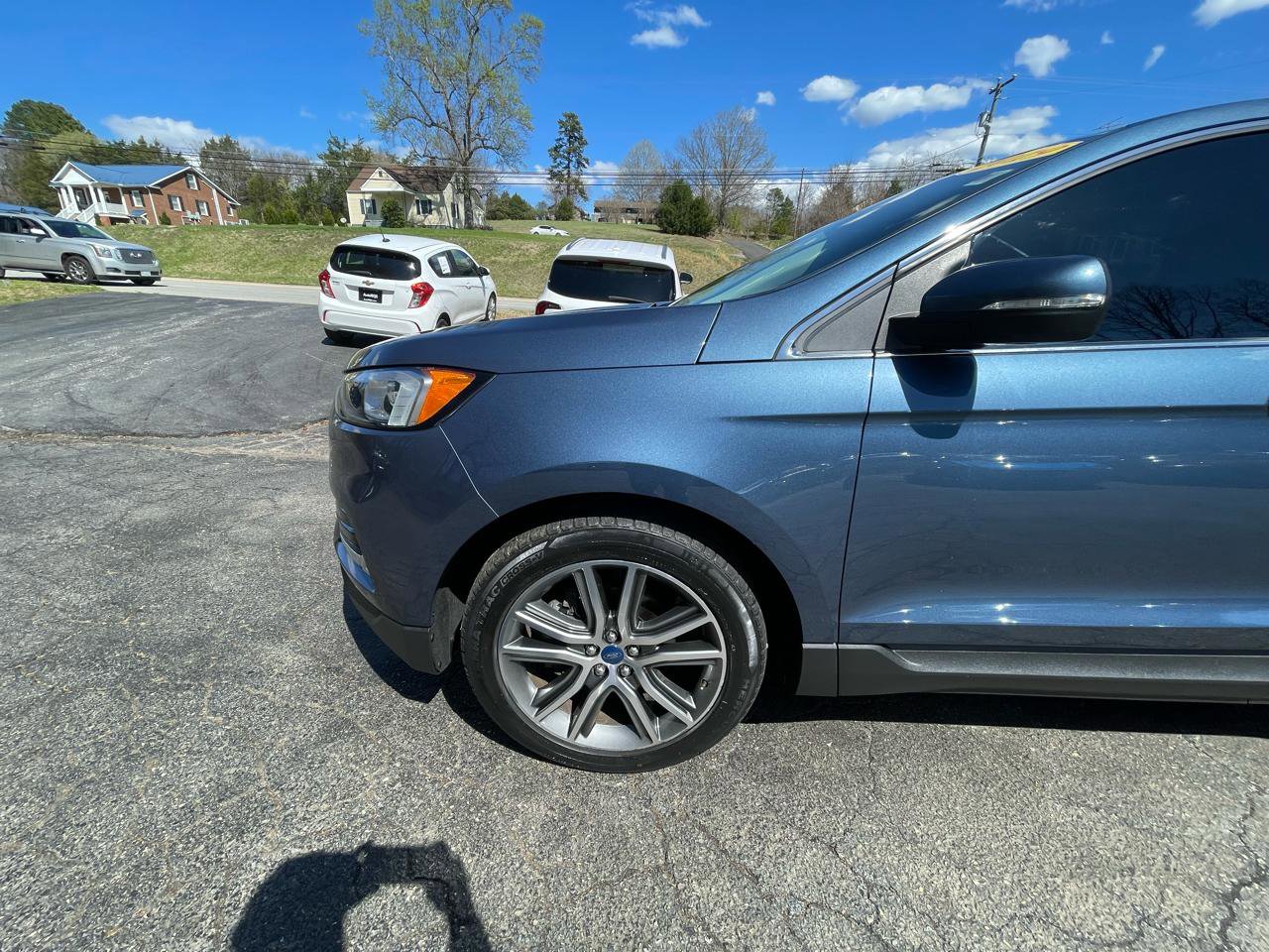 Used 2019 Ford Edge Titanium w/ Cold Weather Package image 2