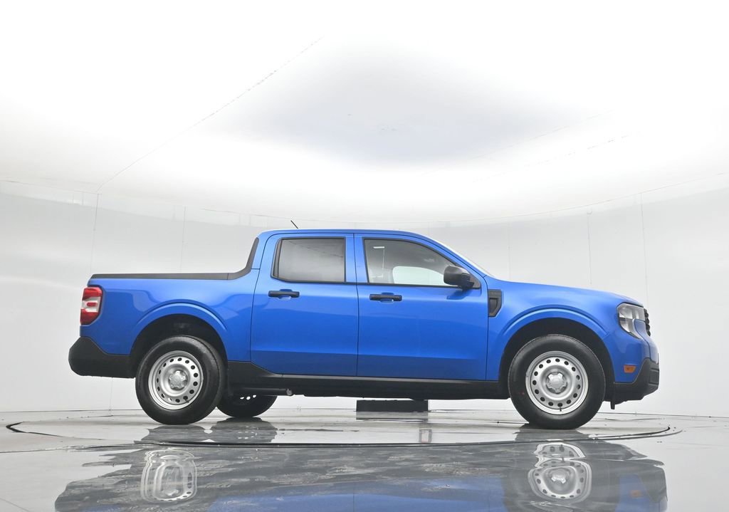 New 2025 Ford Maverick XL image 44