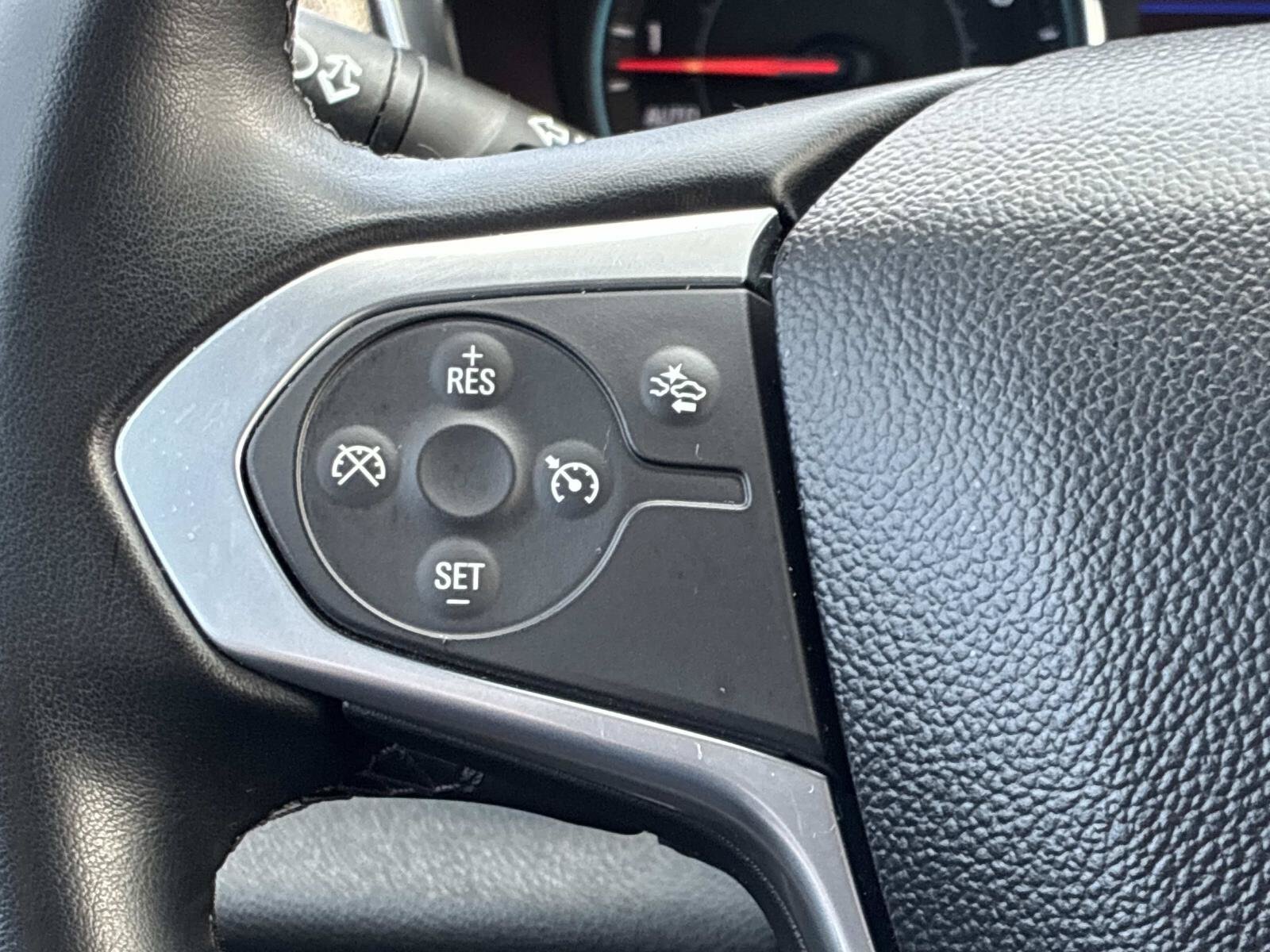 Used 2023 Chevrolet Traverse LT AWD/4WD image 25