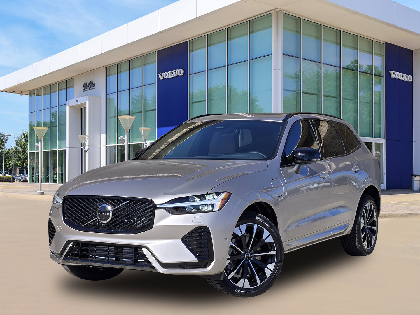 New 2026 Volvo XC60 T8 Plus w/ Protection Package Premier video 1