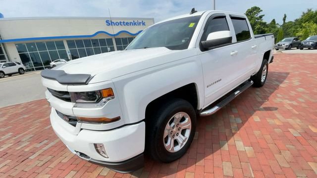 Used 2017 Chevrolet Silverado 1500 LT w/ All Star Edition AWD/4WD image 5