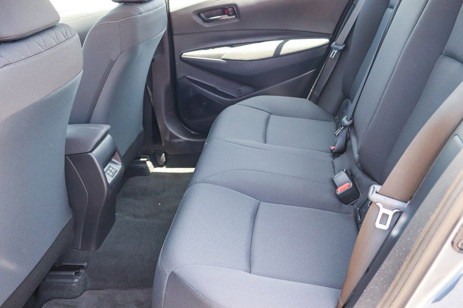 Used 2025 Toyota Corolla LE FWD image 18