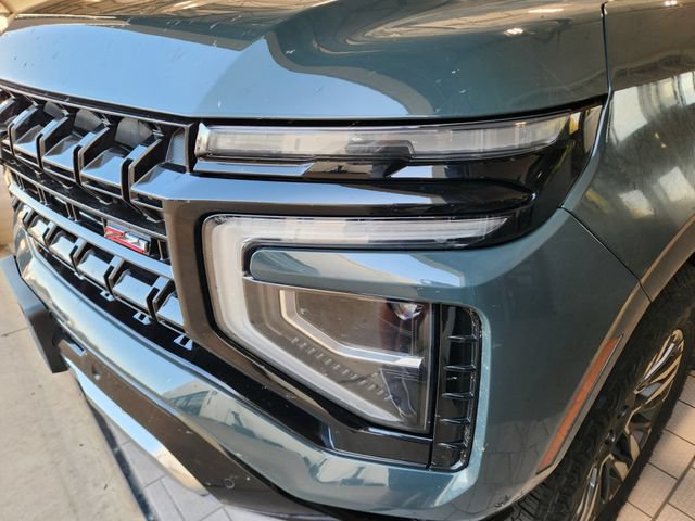 Used 2025 Chevrolet Tahoe Z71 w/ Comfort Package AWD/4WD image 8