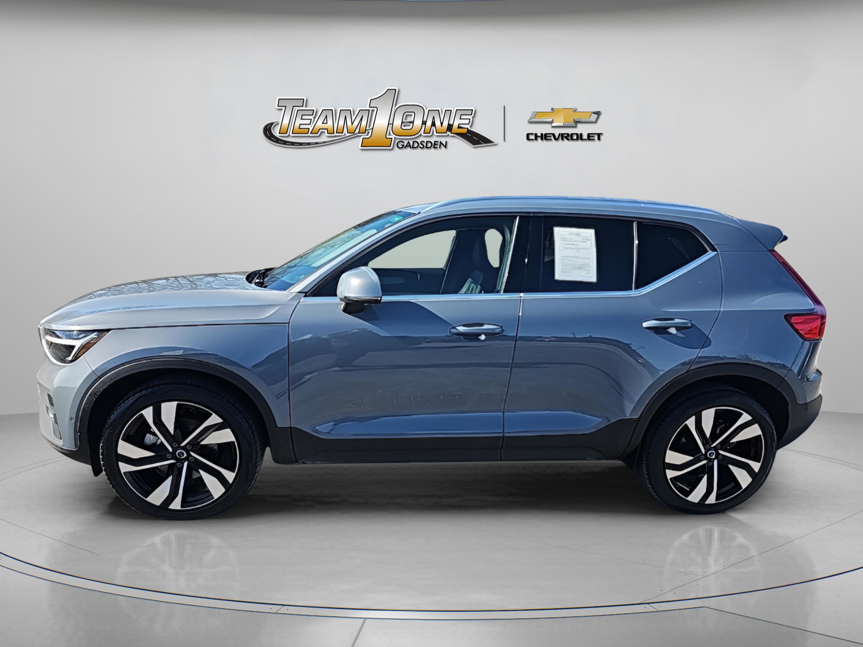 Used 2023 Volvo XC40 B5 Plus w/ Protection Package Premier image 5