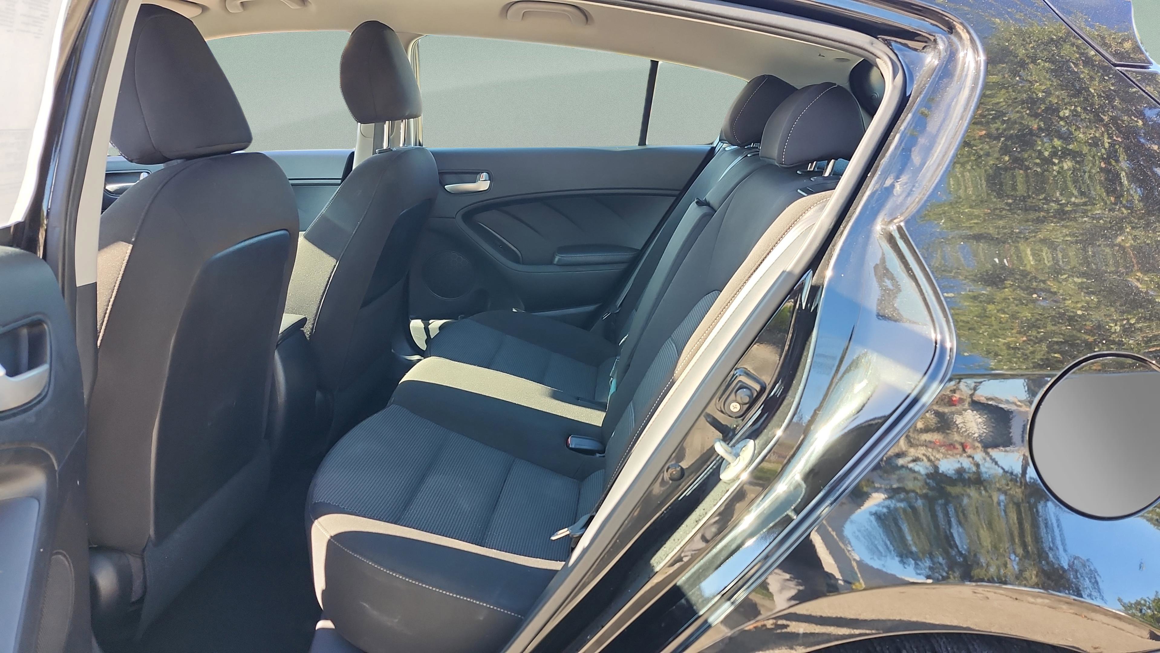 Used 2017 Kia Forte LX image 12