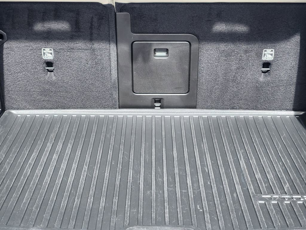 Used 2022 Volvo XC60 B5 Momentum image 20