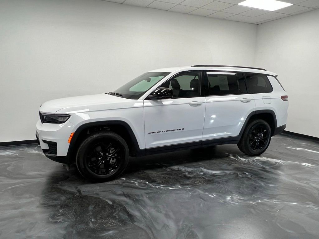 Used 2024 Jeep Grand Cherokee L Laredo image 22