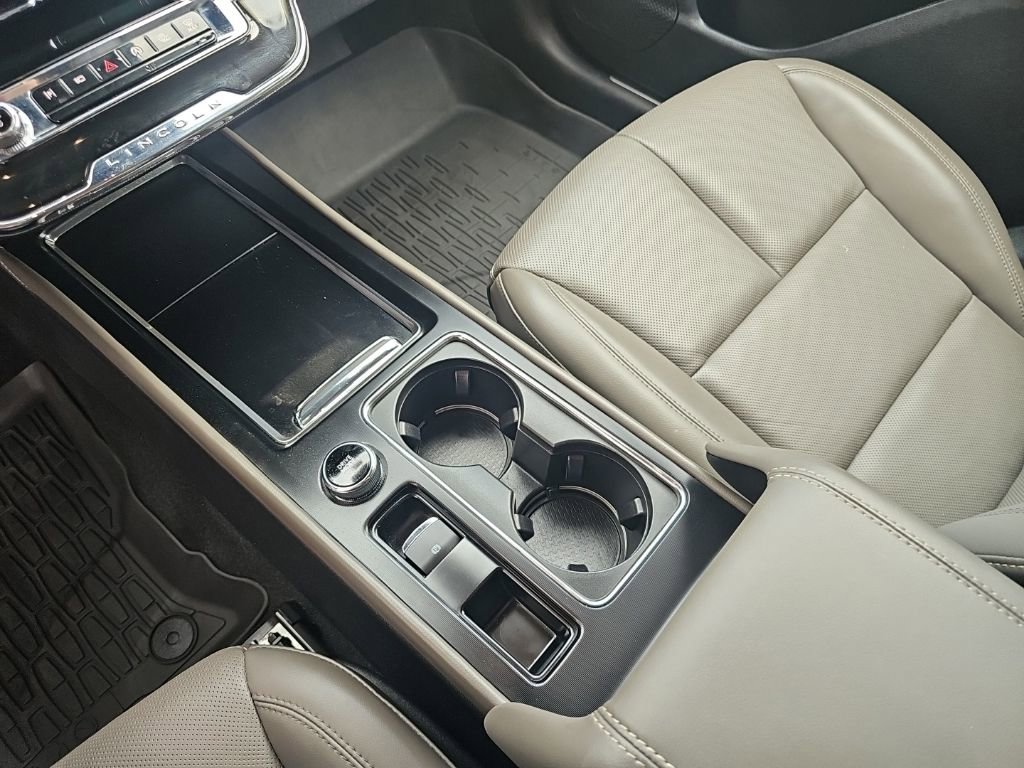 Used 2025 Lincoln Corsair Reserve FWD image 18