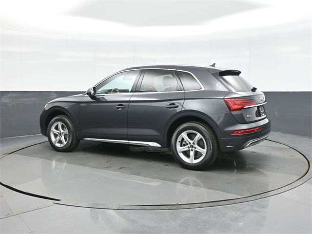 Used 2023 Audi Q5 2.0T Premium w/ Convenience Package image 5