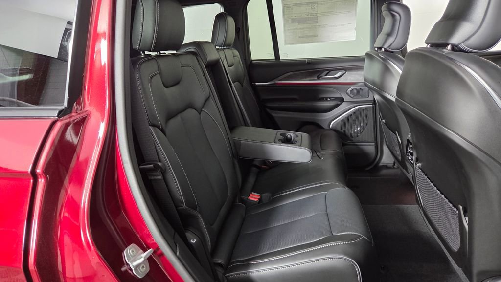 New 2025 Jeep Grand Cherokee Overland w/ Luxury Tech Group IV image 36