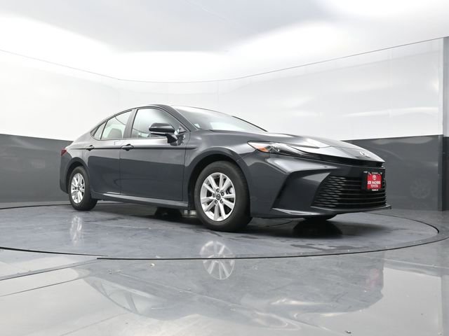 Used 2025 Toyota Camry LE image 48