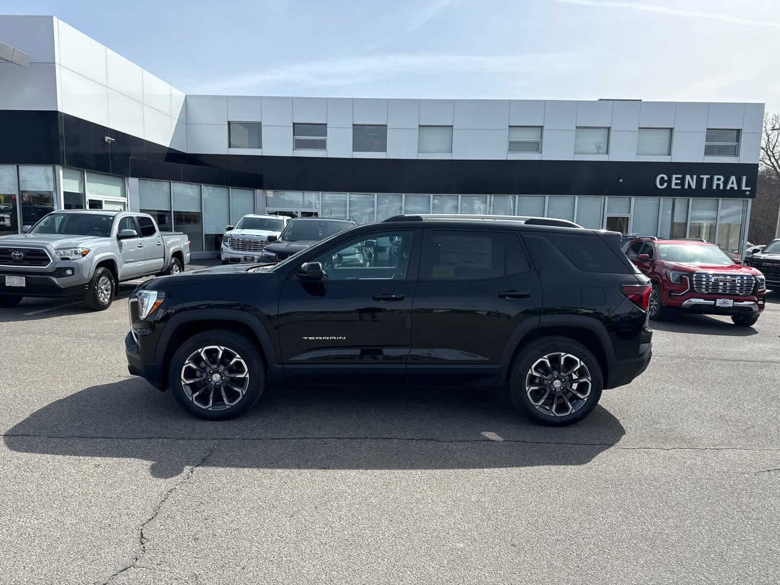 New 2026 GMC Terrain Elevation w/ Elevation Premium Package AWD/4WD image 2