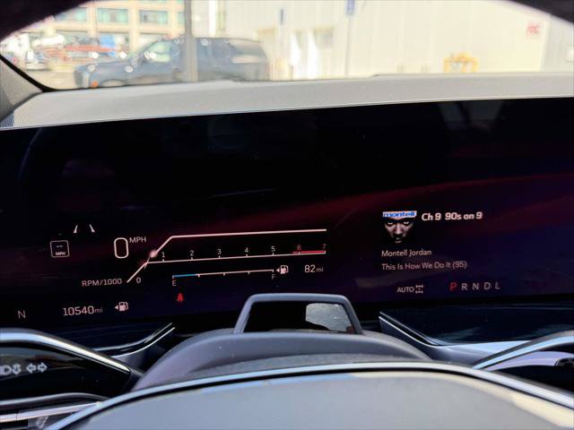 Used 2025 Cadillac Escalade ESV Sport AWD/4WD image 29