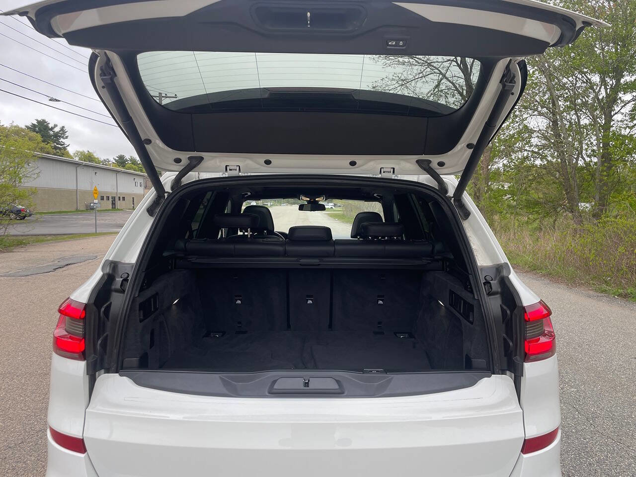 Used 2020 BMW X5 xDrive40i w/ M Sport Package AWD/4WD image 9