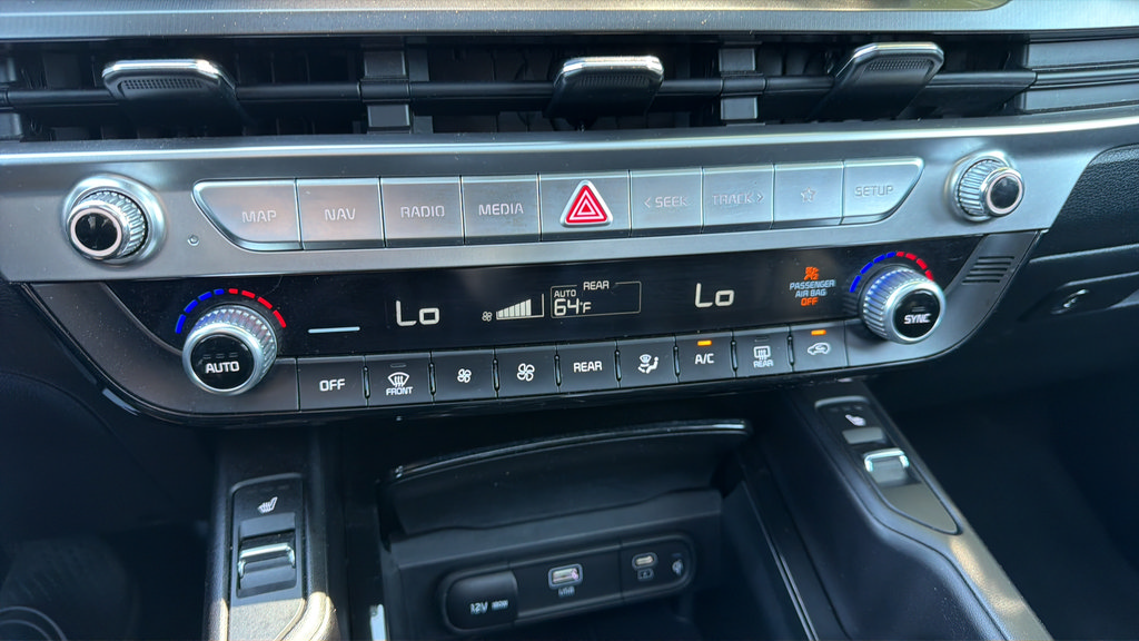 Used 2025 Kia Telluride S AWD/4WD image 31
