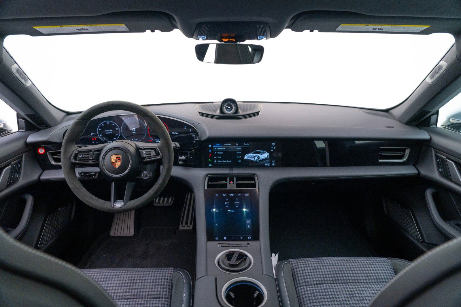 New 2025 Porsche Taycan 4S image 18