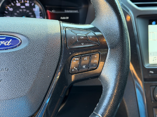Used 2018 Ford Explorer XLT w/ Equipment Group 202A FWD image 11