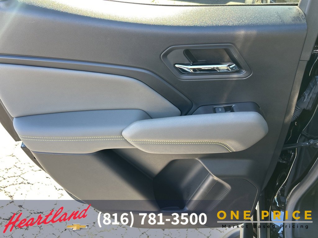 Used 2024 Chevrolet Colorado ZR2 w/ ZR2 Convenience Package III image 45