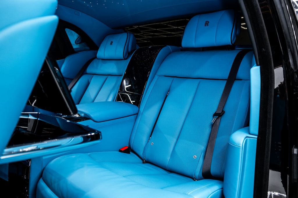 Used 2025 Rolls-Royce Phantom Sedan RWD image 44