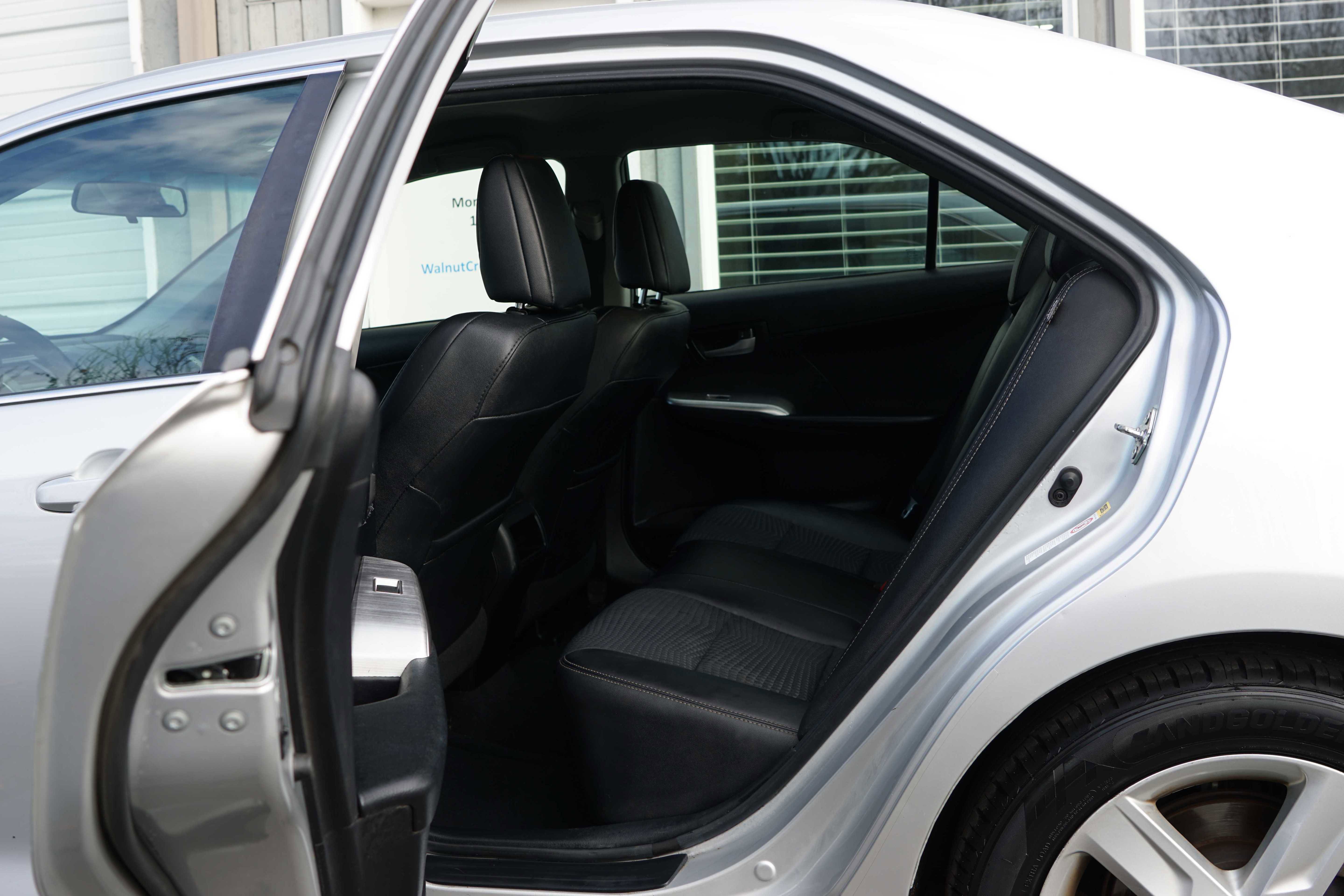 Used 2014 Toyota Camry SE image 28