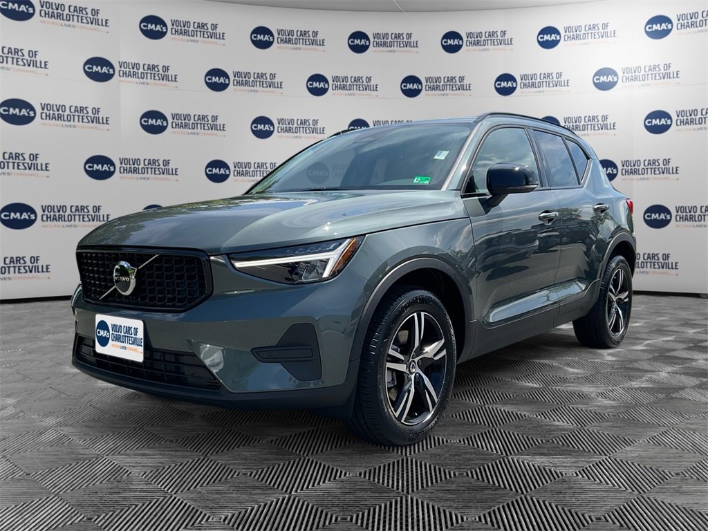 New 2026 Volvo XC40 B5 Core image 1
