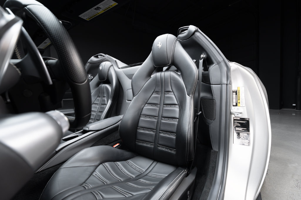 Used 2021 Ferrari 812 GTS RWD image 38